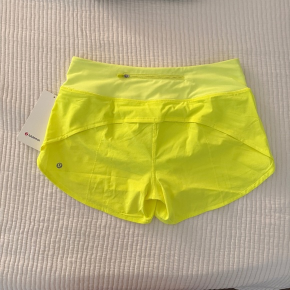 Lululemon MR Speed Up Short 4" Lined in Highlight Yellow (Size 8) - Picture 3 of 5
